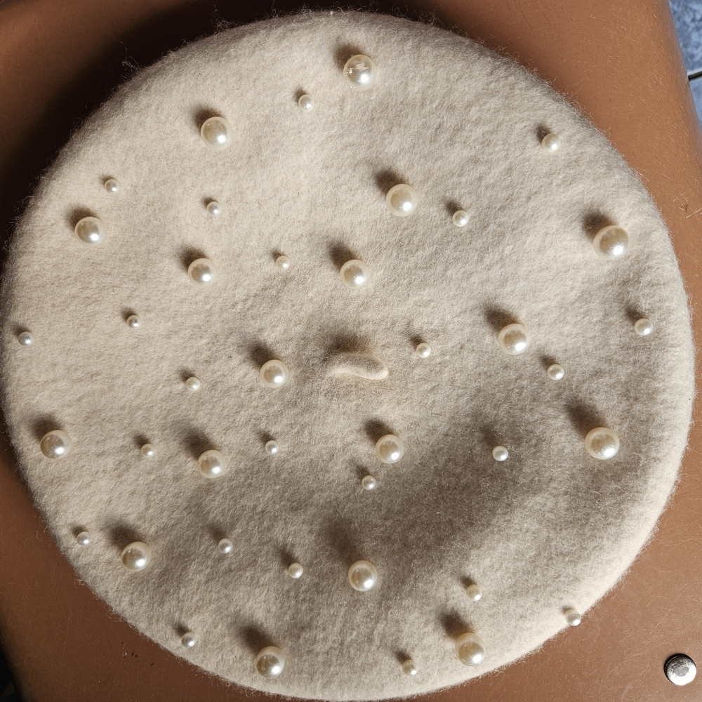 Elegant Vintage 1960s Wool Cream Beret with Pearl Accents